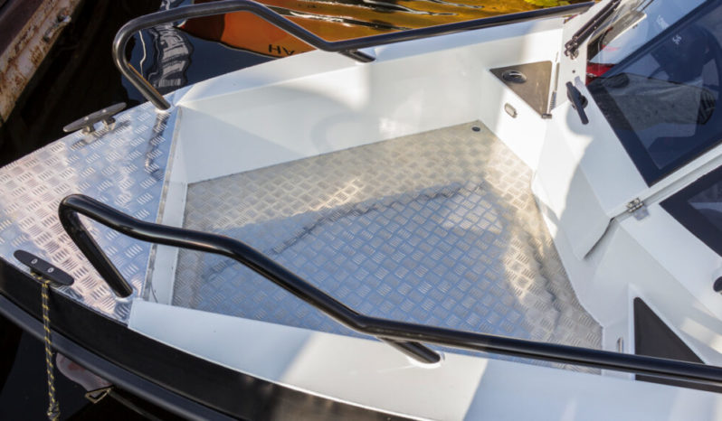 Aluminium Motorboot mit Kabine voll